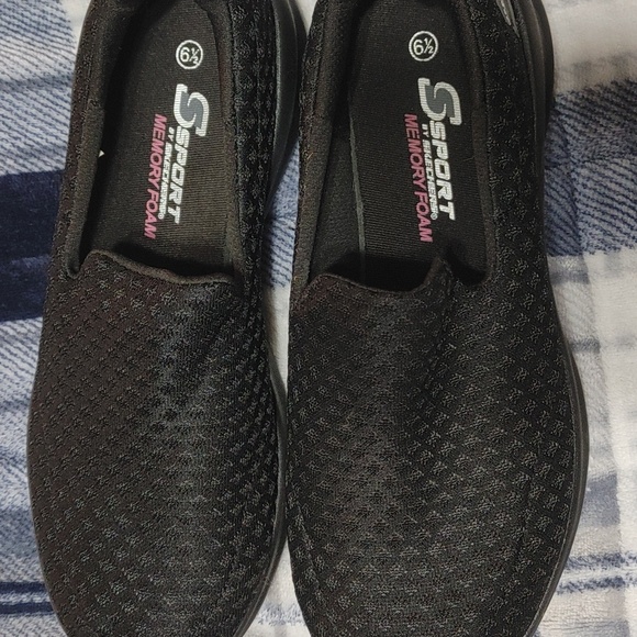 Sketchers memory foam shoes size 6.5 - Picture 3 of 6